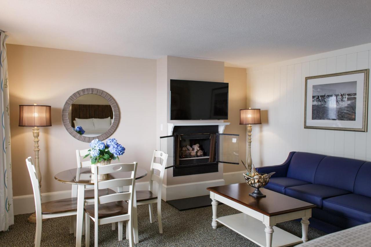 Sea Crest Beach Resort Falmouth Exterior photo