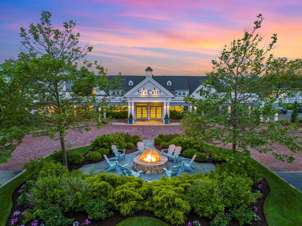 Sea Crest Beach Resort Falmouth Exterior photo